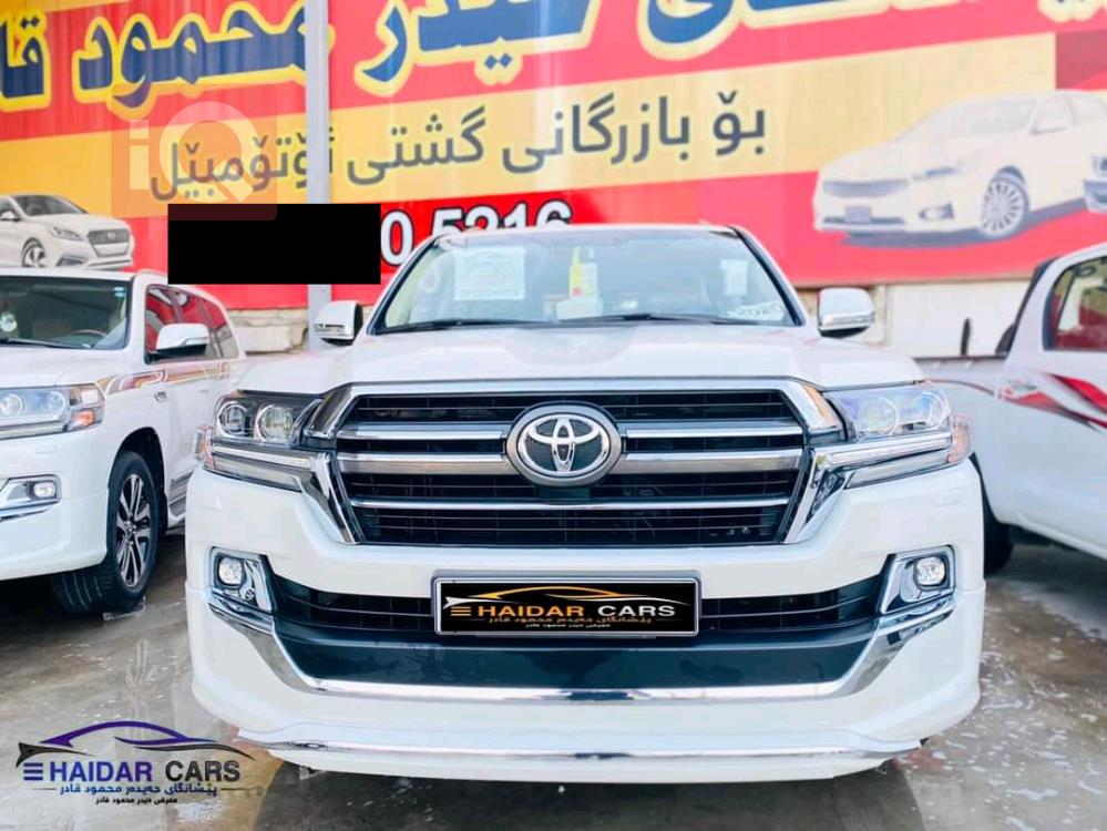 تۆیۆتا لاند کروزەر